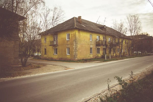 道で古い家 — ストック写真