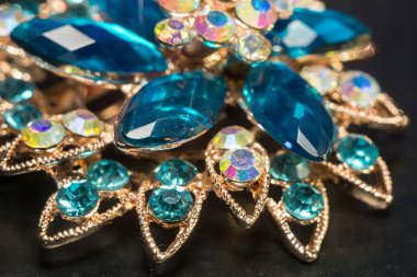 Mavi çiçek Broş şeklinde