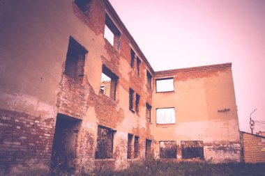 Tuğla ev Retro kırık