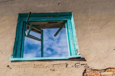 Kırık tuğla ev Windows