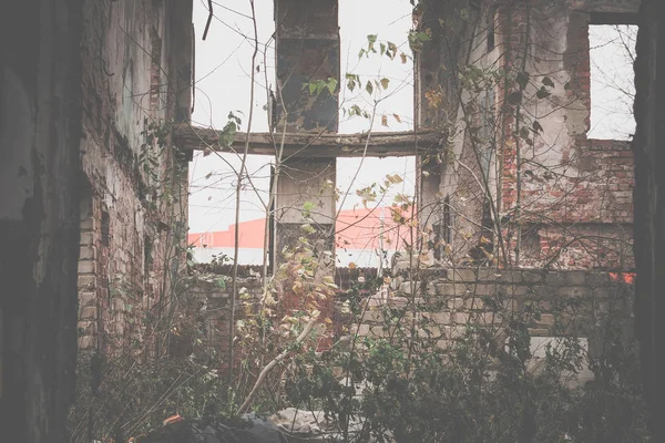 Tuğla ev Retro kırık — Stok fotoğraf