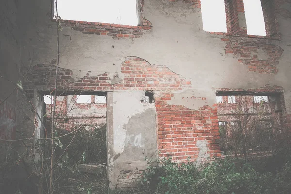 Tuğla ev Retro kırık