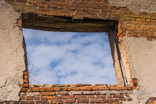 Złamane Brick House Windows — Zdjęcie stockowe