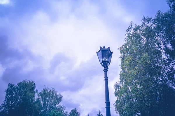 Lampadaire dans le parc Rétro — Photo