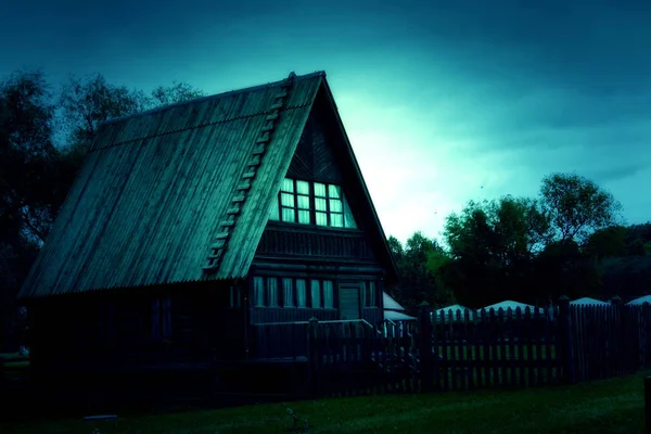 Ancienne maison en bois — Photo