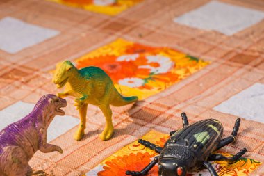 Dinozor plastik oyuncak