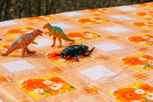 Dinozor plastik oyuncak