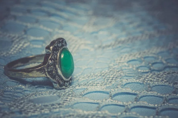Srebrny pierścionek Nefryty — Zdjęcie stockowe