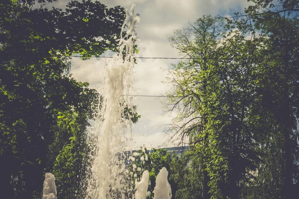 Su çeşme Retro sıçramasına