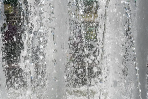 Брызги воды в фонтане — стоковое фото