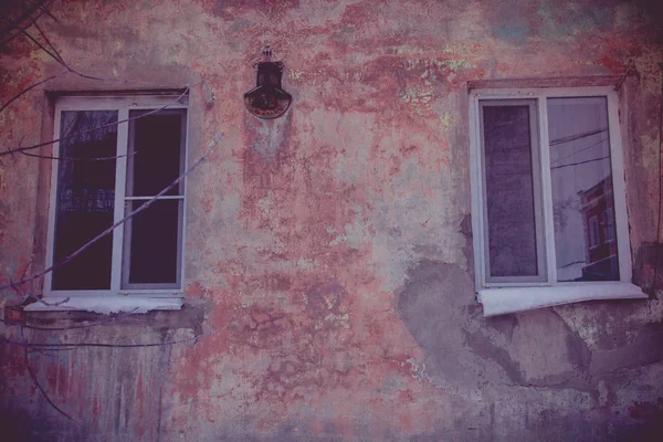Grunge Wall e janelas — Fotografia de Stock