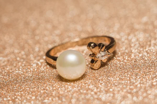 White Pearl Rose Gold Ring