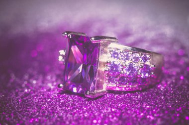 Mor Zirkon Retro ile gümüş yüzük