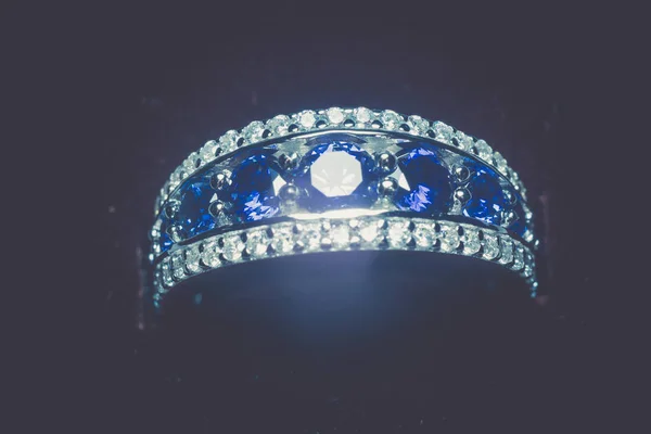 Zilveren Ring met Tanzanite Retro — Stockfoto