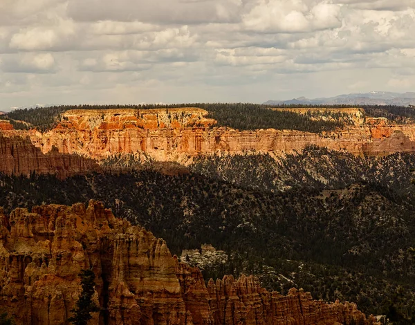 Tidig morgon skuggor Bryce Canyon — Stockfoto