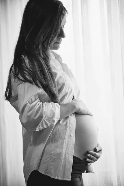 Mulher branca grávida — Fotografia de Stock