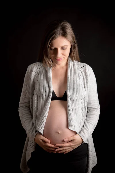 Mujer caucásica embarazada — Foto de Stock