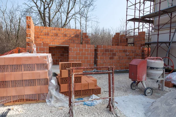 Unvollendeter Ziegelbau — Stockfoto