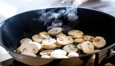 Kavurma champignon mantar