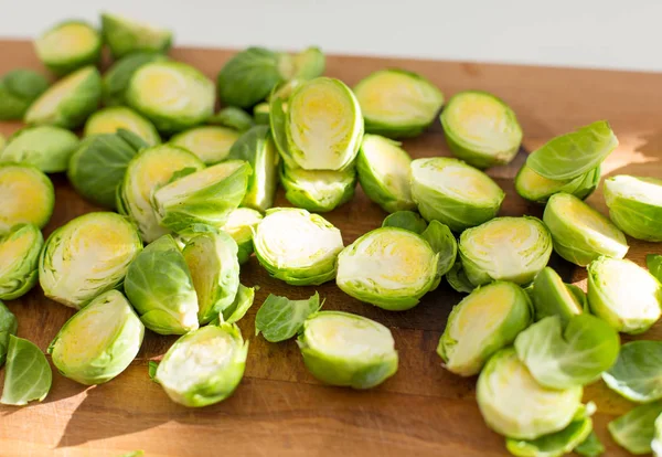 Brussels sprouts halves — Stock Photo, Image