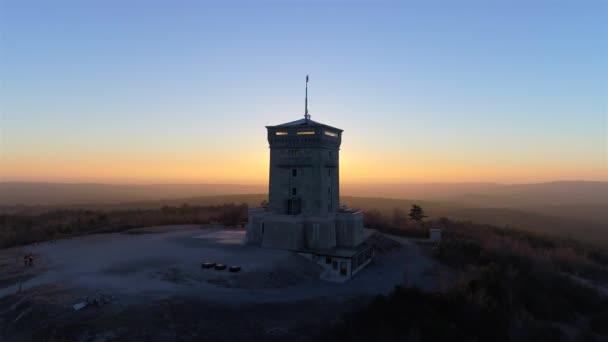 Monumento de Cerje de cima Vídeo De Stock