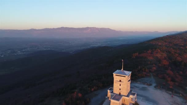 Monumento di Cerje dall'aria Video Stock Royalty Free