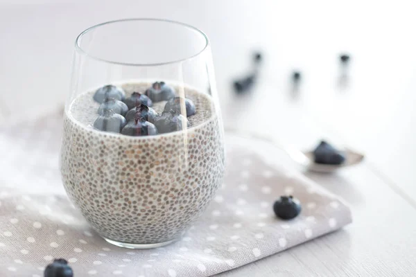 Chia almond milk pudding with fruit — Stock Photo, Image