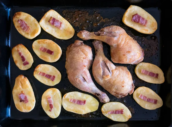 Jambes Poulet Cuites Maison Pommes Terre Pour Déjeuner — Photo