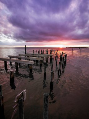 Gün batımında Sedir Anahtarı
