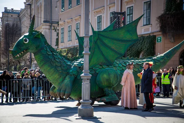 Liubliana Eslovênia Fevereiro 2020 Carnaval Tradicional Dragões Liubliana Com Muitas — Fotografia de Stock