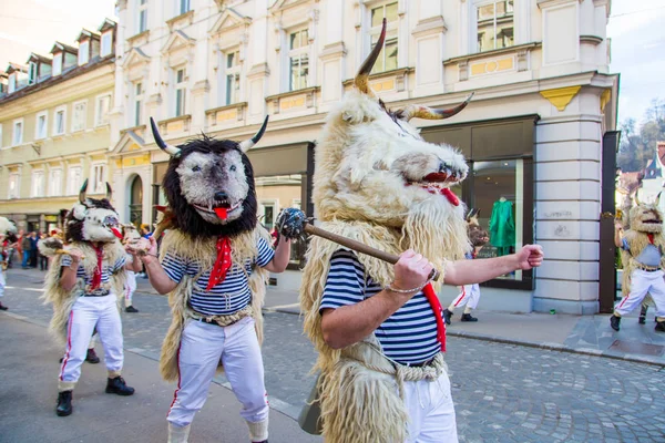 Ljubljana Slovénie Février 2020 Masque Traditionnel Zvonari Carnaval Dragon Ljubljana — Photo