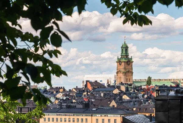 Stockholm, İsveç'te büyük Kilisesi (Storkyrka) ile Gamla Stan (eski şehir) üzerinden görünüm