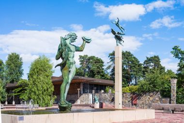 Stockholm, İsveç - 31 Temmuz 2017: Carl Milles, İsveçli bir heykeltıraş, Stockholm, İsveç Millesgarden Müzesi tarafından oluşturulan Poseidon heykeli