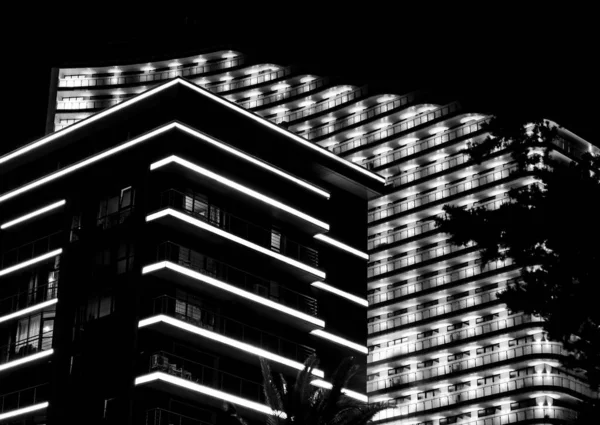 Geometria oświetlenia nowoczesnych budynków nocnych — Zdjęcie stockowe