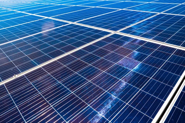 Fotovoltaik enerji santrali güneş panelleri