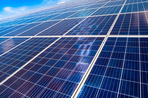 Paneles Solares Con Células Para Producción Energía Energía Renovable Fotos de stock