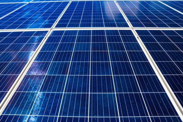 Blauwe Cellen Van Zonnepanelen Groene Energie Produceren Alternatieve Energie — Stockfoto