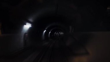 ALMANY, NUREMBERG - 10 Mart 2020 Yeraltı tüneli ve metro istasyonu Ziegelstein.