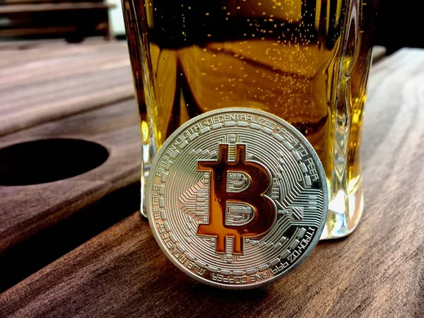 Bitcoin madeni para ve bira