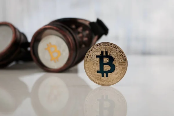 Moneda de oro y plata bitcoin — Foto de Stock