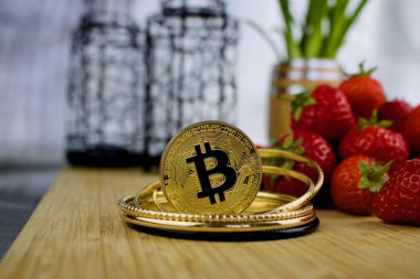 Altın çilek bitcoin