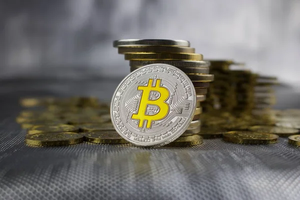 Stříbrná mince Bitcoin — Stock fotografie
