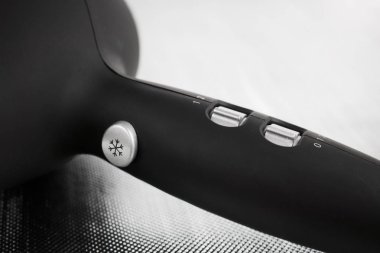 Siyah saç kurutma makinesi