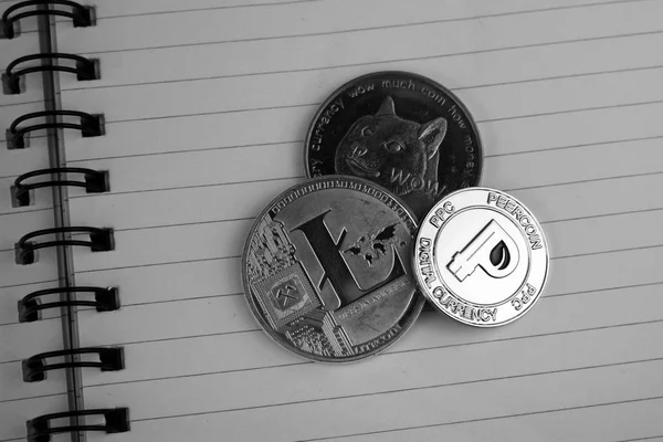 Litecoin, Dogecoin, Peercoin — стоковое фото