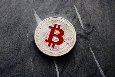 Kırmızı bitcoin sikke