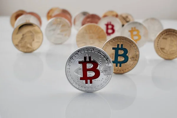 Červená bitcoin mince — Stock fotografie