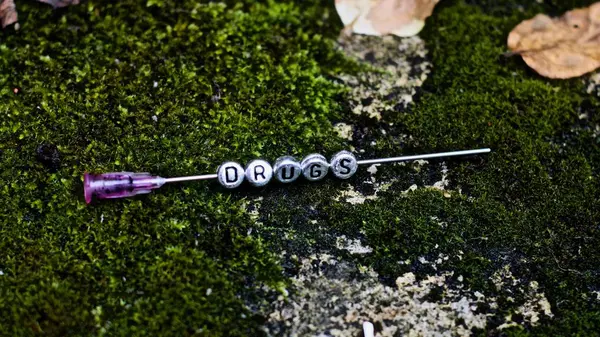 Uyuşturucu yazıt gümüş