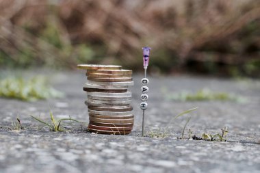 Dash sikke üzerinde iğne