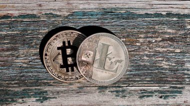 Altın kırmızı bitcoin sikke