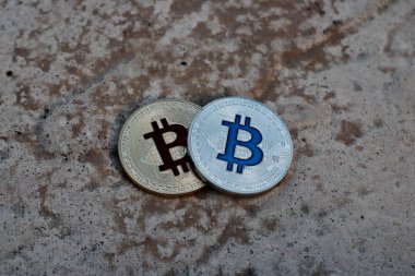 Altın kırmızı bitcoin sikke